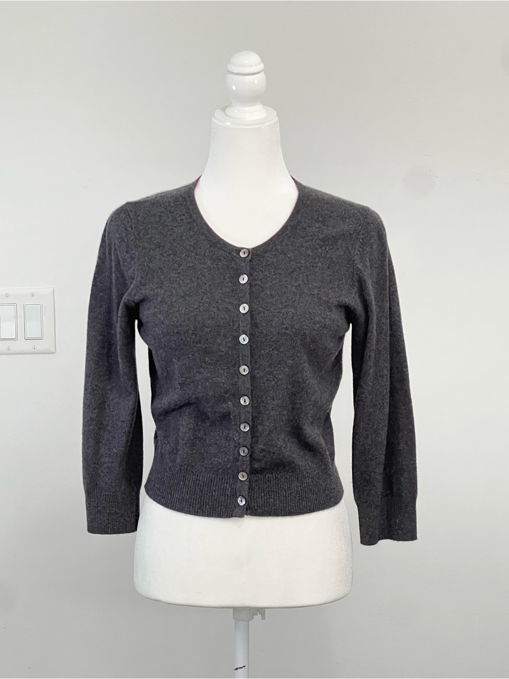 Boden 100% Cashmere Women Botton Front Long Sleeve Gray Cardigan Size 12
